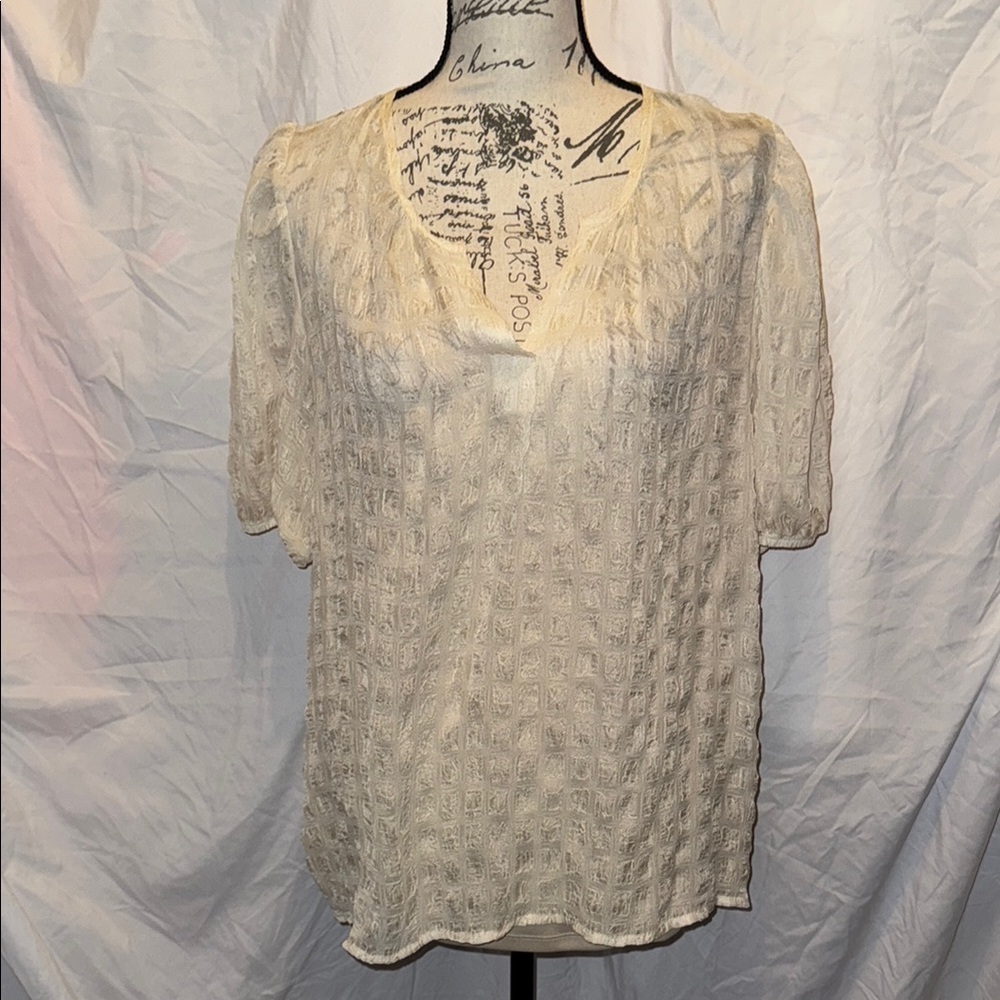Bobeau Cream Ruched Blouse
